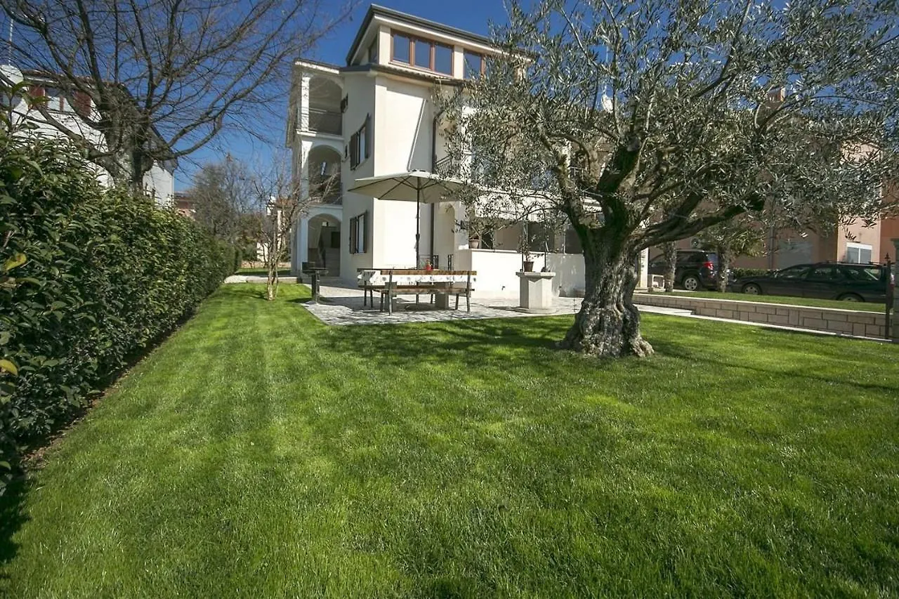 Apartment Tatty Porec 0*,
